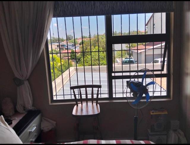 3 BEDROOM CLUSTER FOR SALE IN RIDGEWAY A